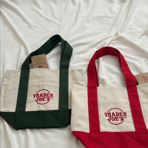 Trader Joe’s Mini Canvas Tote Bag Set - Red and Green “NWT” - Picture 4 of 5